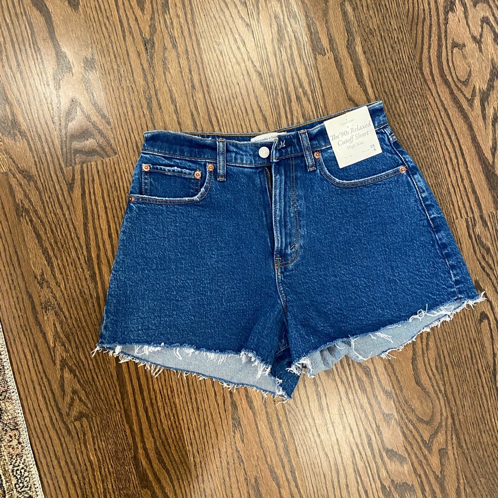 Abercrombie & Fitch Dark Blue High-Rise Frayed Denim Shorts; NEW WITH TAG